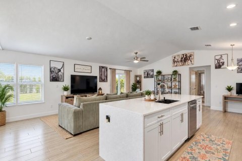 House in Vero Beach, Florida 3 bedrooms, 181.53 sq.m. № 2374770 - photo 3