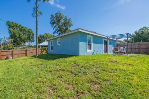 House in Vero Beach, Florida 3 bedrooms, 181.53 sq.m. № 2374770 - photo 22