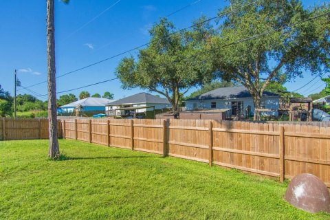 House in Vero Beach, Florida 3 bedrooms, 181.53 sq.m. № 2374770 - photo 23