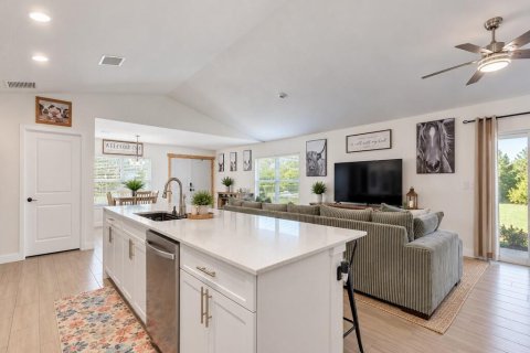 House in Vero Beach, Florida 3 bedrooms, 181.53 sq.m. № 2374770 - photo 4