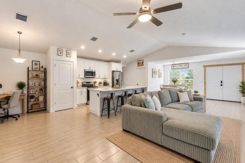 House in Vero Beach, Florida 3 bedrooms, 181.53 sq.m. № 2374770 - photo 9