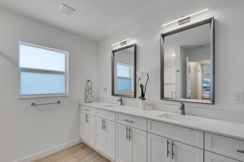House in Vero Beach, Florida 3 bedrooms, 181.53 sq.m. № 2374770 - photo 19