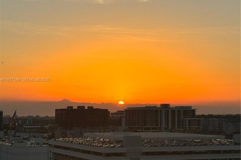 Купить кондоминиум в Майами, Флорида 2 спальни, 97.45м2, № 1988094 - фото 28