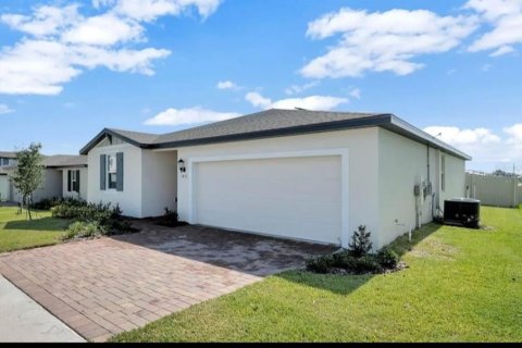 Casa en venta en Davenport, Florida, 4 dormitorios, 183.76 m2 № 2226559 - foto 2