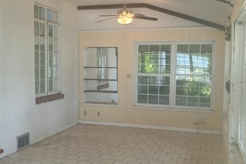 House in Winter Haven, Florida 3 bedrooms, 216.28 sq.m. № 1670796 - photo 14