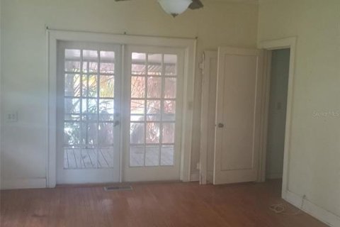 House in Winter Haven, Florida 3 bedrooms, 216.28 sq.m. № 1670796 - photo 12