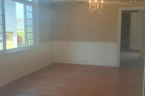 House in Winter Haven, Florida 3 bedrooms, 216.28 sq.m. № 1670796 - photo 7