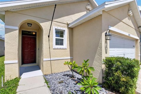 Villa ou maison à louer à Riverview, Floride: 3 chambres, 140.84 m2 № 2308617 - photo 3
