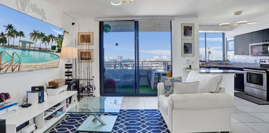 Кондоминиум с 2 спальнями в Майами-Бич, Флорида № 2020633