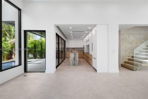 Купить виллу или дом в Майами, Флорида 4 спальни, 249.91м2, № 2049660 - фото 8