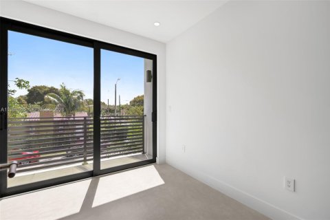 Купить виллу или дом в Майами, Флорида 4 спальни, 249.91м2, № 2049660 - фото 27