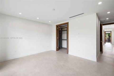 Купить виллу или дом в Майами, Флорида 4 спальни, 249.91м2, № 2049660 - фото 18