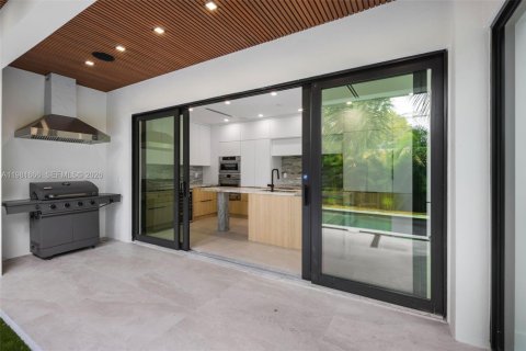 Купить виллу или дом в Майами, Флорида 4 спальни, 249.91м2, № 2049660 - фото 14