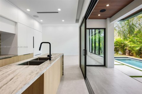 Купить виллу или дом в Майами, Флорида 4 спальни, 249.91м2, № 2049660 - фото 13