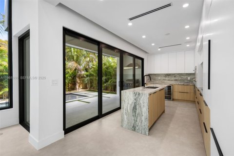 Купить виллу или дом в Майами, Флорида 4 спальни, 249.91м2, № 2049660 - фото 9