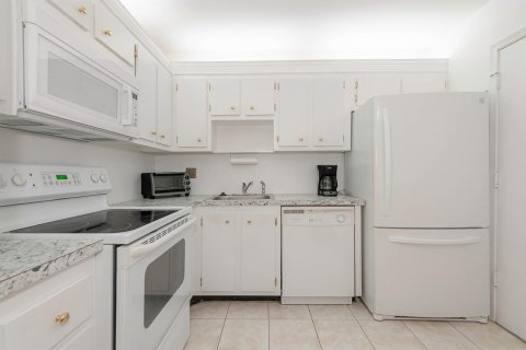 Condominio en venta en Lauderhill, Florida, 1 dormitorio, 86.21 m2 № 2190881 - foto 3