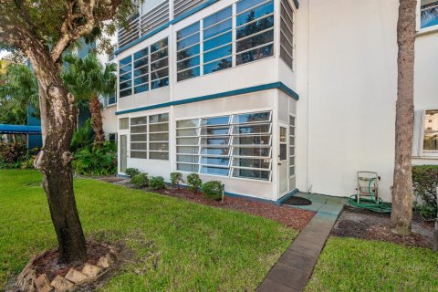 Condominio en venta en Lauderhill, Florida, 1 dormitorio, 86.21 m2 № 2190881 - foto 21
