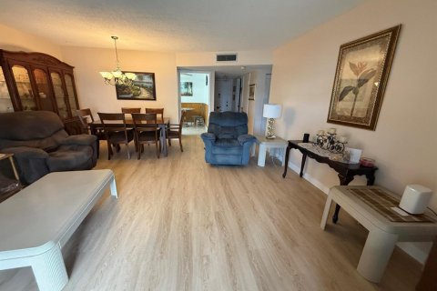 Condominio en venta en Lauderhill, Florida, 1 dormitorio, 86.21 m2 № 2190881 - foto 8