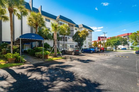 Condominio en venta en Lauderhill, Florida, 1 dormitorio, 86.21 m2 № 2190881 - foto 25
