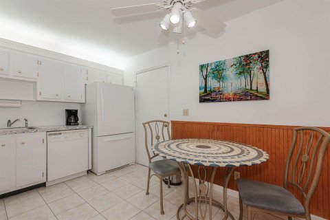 Condominio en venta en Lauderhill, Florida, 1 dormitorio, 86.21 m2 № 2190881 - foto 4
