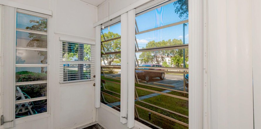Condominio en Lauderhill, Florida, 1 dormitorio № 2190881
