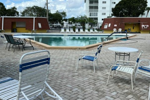 Condominio en venta en Lauderhill, Florida, 1 dormitorio, 86.21 m2 № 2190881 - foto 23