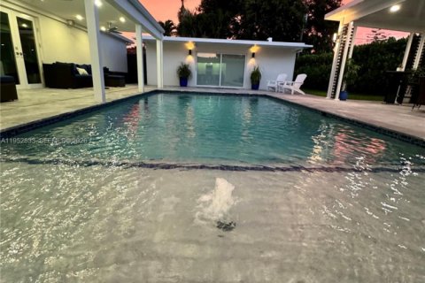 Villa ou maison à Palmetto Bay, Floride 4 chambres, 224.08 m2 № 2090358