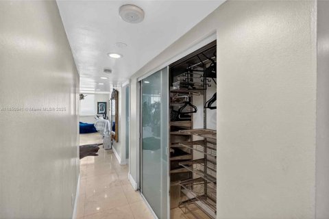 Copropriété à vendre à Sunny Isles Beach, Floride: 3 chambres, 145.86 m2 № 1961065 - photo 18