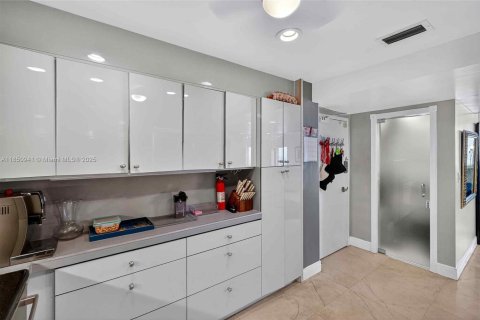 Copropriété à vendre à Sunny Isles Beach, Floride: 3 chambres, 145.86 m2 № 1961065 - photo 16