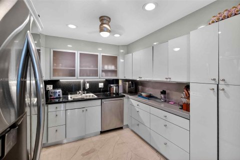 Copropriété à vendre à Sunny Isles Beach, Floride: 3 chambres, 145.86 m2 № 1961065 - photo 17