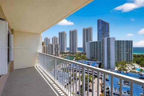 Copropriété à vendre à Sunny Isles Beach, Floride: 3 chambres, 145.86 m2 № 1961065 - photo 4