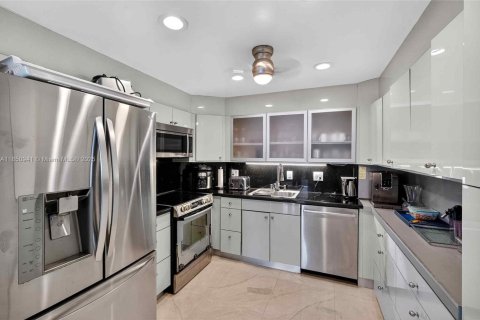 Copropriété à vendre à Sunny Isles Beach, Floride: 3 chambres, 145.86 m2 № 1961065 - photo 15