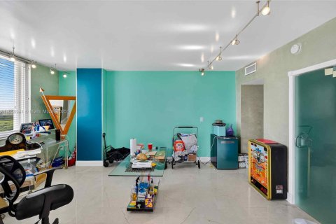 Copropriété à vendre à Sunny Isles Beach, Floride: 3 chambres, 145.86 m2 № 1961065 - photo 11