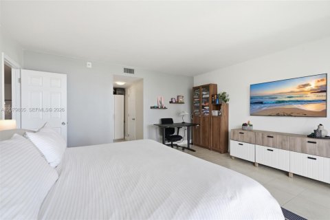 Copropriété à vendre à Miami, Floride: 1 chambre, 96.8 m2 № 2336578 - photo 19