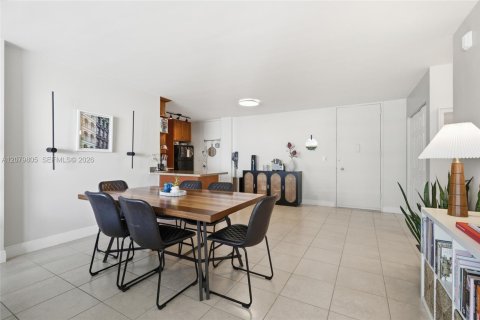 Copropriété à vendre à Miami, Floride: 1 chambre, 96.8 m2 № 2336578 - photo 14