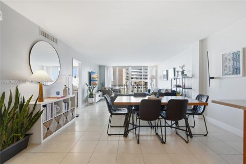 Copropriété à vendre à Miami, Floride: 1 chambre, 96.8 m2 № 2336578 - photo 5