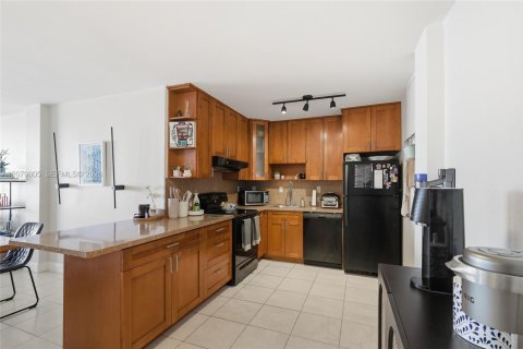 Copropriété à vendre à Miami, Floride: 1 chambre, 96.8 m2 № 2336578 - photo 7