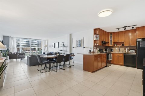 Copropriété à vendre à Miami, Floride: 1 chambre, 96.8 m2 № 2336578 - photo 4