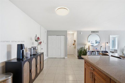 Copropriété à vendre à Miami, Floride: 1 chambre, 96.8 m2 № 2336578 - photo 8