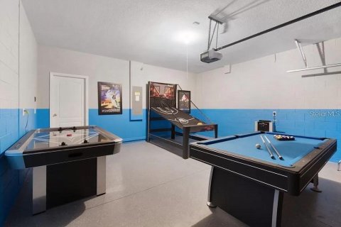 House in Davenport, Florida 6 bedrooms, 303.79 sq.m. № 1719182 - photo 9