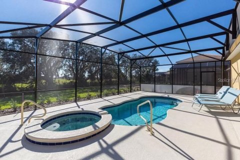 House in Davenport, Florida 6 bedrooms, 303.79 sq.m. № 1719182 - photo 2