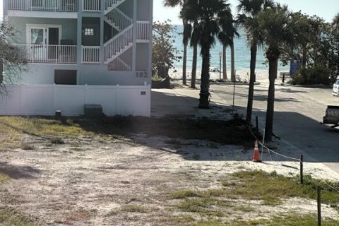 Land in Indian Rocks Beach, Florida № 1571447 - photo 1