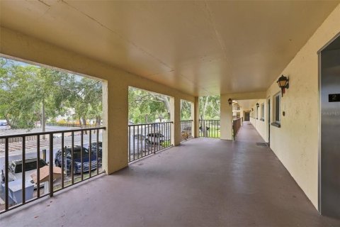 Condo in Clearwater, Florida, 2 bedrooms  № 2394102 - photo 3