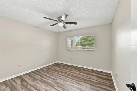 Condo in Clearwater, Florida, 2 bedrooms  № 2394102 - photo 17