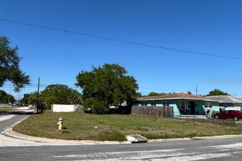 Terreno en Saint Petersburg, Florida № 2142237