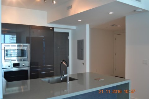 Condominio en alquiler en Miami, Florida, 1 dormitorio, 69.49 m2 № 1967177 - foto 4