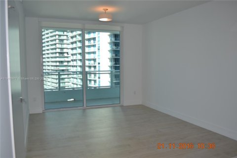 Condominio en alquiler en Miami, Florida, 1 dormitorio, 69.49 m2 № 1967177 - foto 6