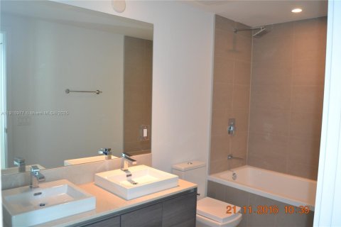 Condominio en alquiler en Miami, Florida, 1 dormitorio, 69.49 m2 № 1967177 - foto 9