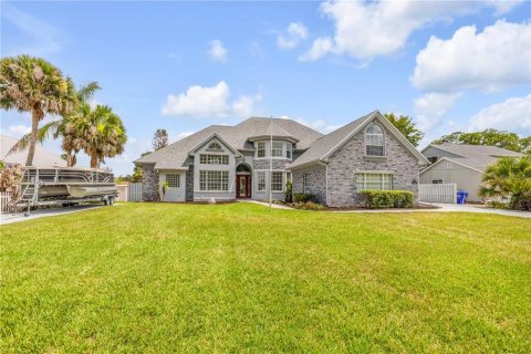 House in Edgewater, Florida 4 bedrooms, 355.82 sq.m. № 2140715 - photo 7