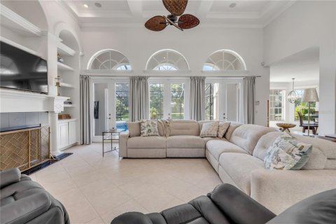 House in Edgewater, Florida 4 bedrooms, 355.82 sq.m. № 2140715 - photo 16